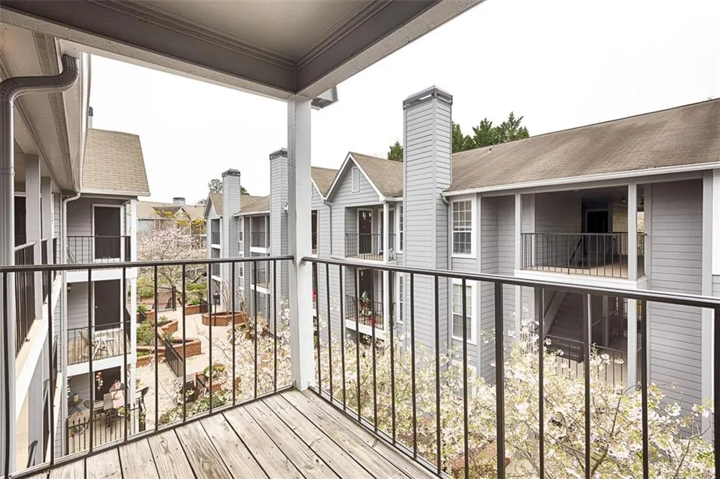 321 Granville Court, Atlanta, Georgia 30328, 2 Bedrooms Bedrooms, ,2 BathroomsBathrooms,Residential,Sold,321 Granville Court,5985218