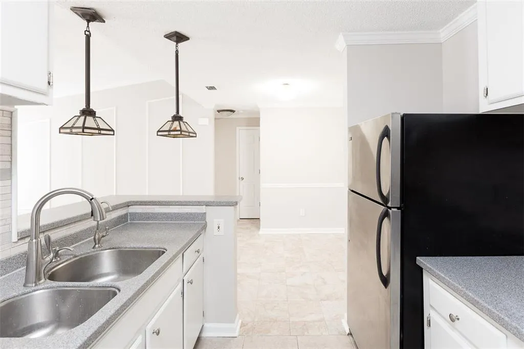 321 Granville Court, Atlanta, Georgia 30328, 2 Bedrooms Bedrooms, ,2 BathroomsBathrooms,Residential,Sold,321 Granville Court,5985218