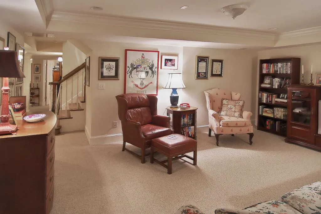175 Landsdowne Drive, Sandy Springs, Georgia 30328, 5 Bedrooms Bedrooms, ,5 BathroomsBathrooms,Residential,Sold,175 Landsdowne Drive,5590040