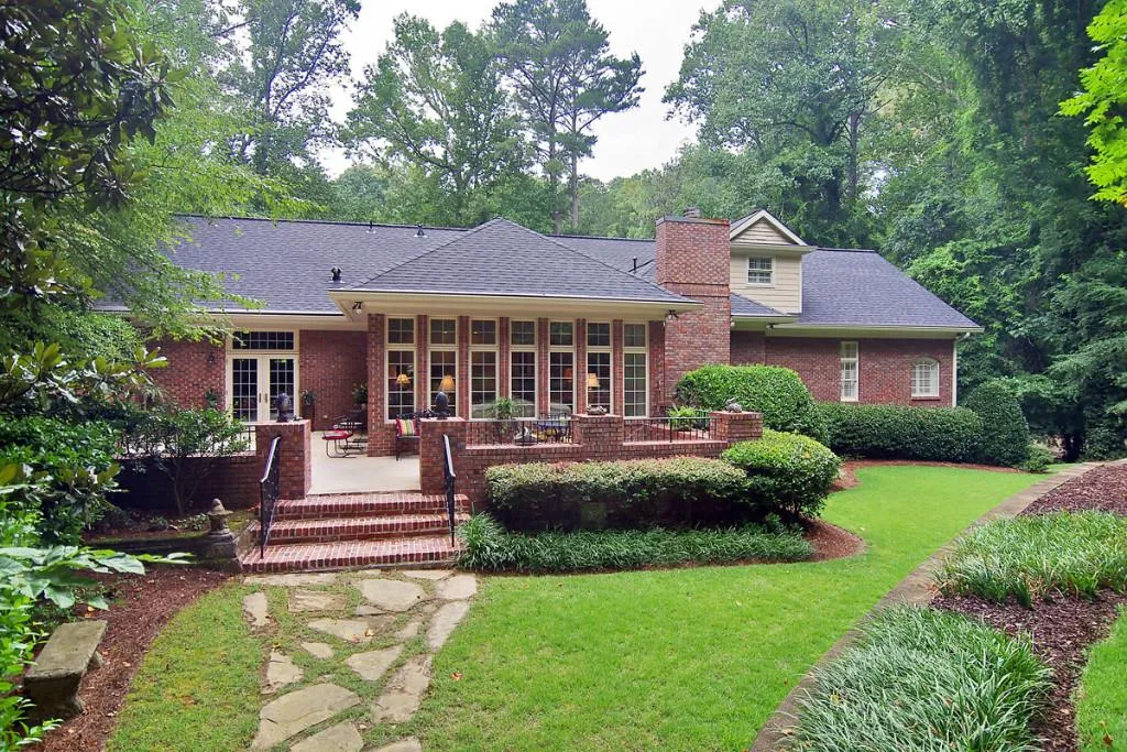 175 Landsdowne Drive, Sandy Springs, Georgia 30328, 5 Bedrooms Bedrooms, ,5 BathroomsBathrooms,Residential,Sold,175 Landsdowne Drive,5590040