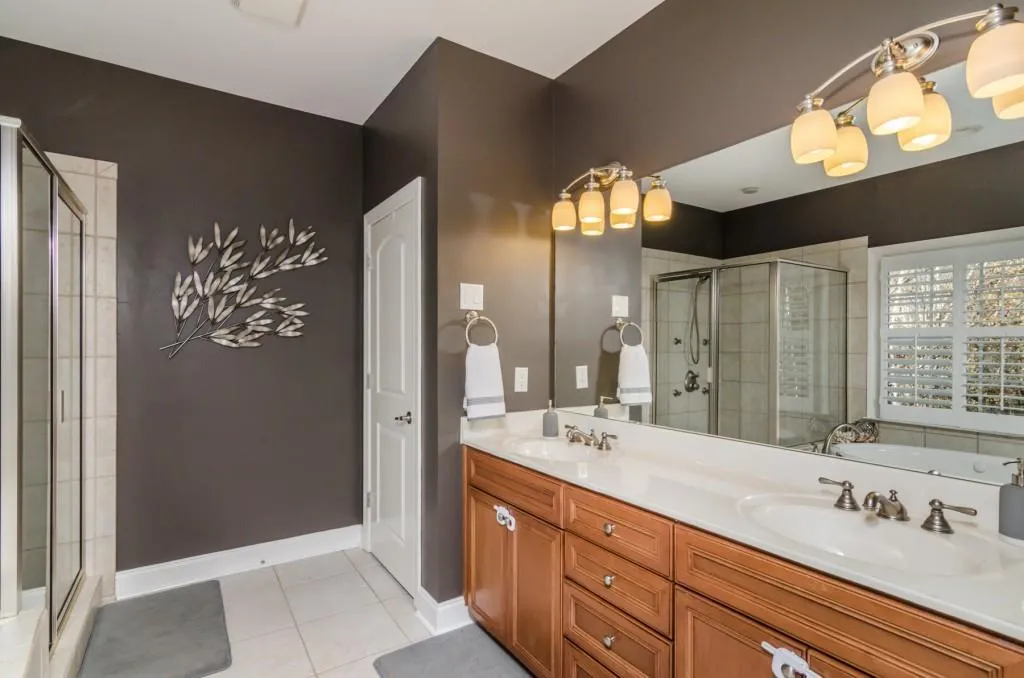 5454 Battery Lane Ne, Atlanta, Georgia 30342, 3 Bedrooms Bedrooms, ,3 BathroomsBathrooms,Residential,Sold,5454 Battery Lane Ne,5788601