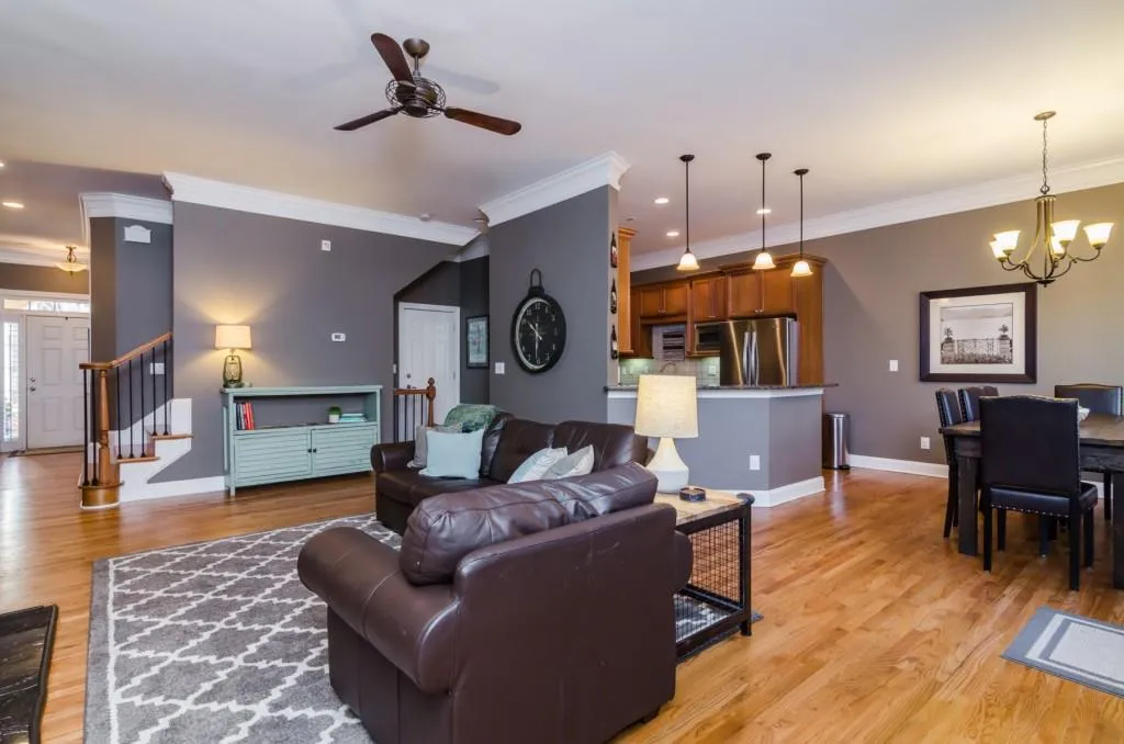 5454 Battery Lane Ne, Atlanta, Georgia 30342, 3 Bedrooms Bedrooms, ,3 BathroomsBathrooms,Residential,Sold,5454 Battery Lane Ne,5788601