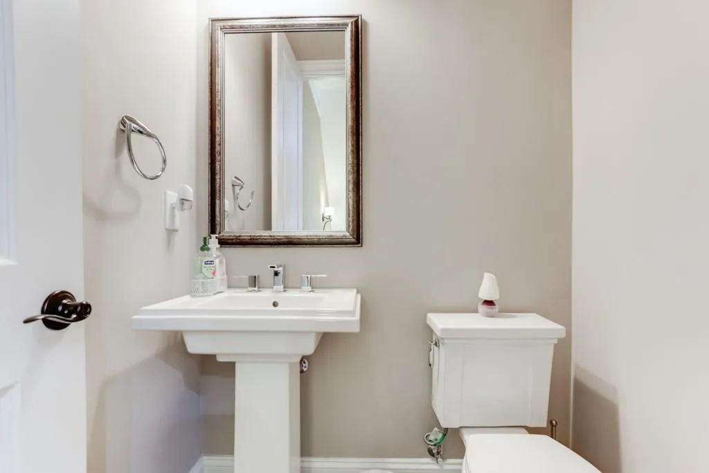 429 Alderwood Street, Atlanta, Georgia 30328, 3 Bedrooms Bedrooms, ,3 BathroomsBathrooms,Residential,Sold,429 Alderwood Street,6502541