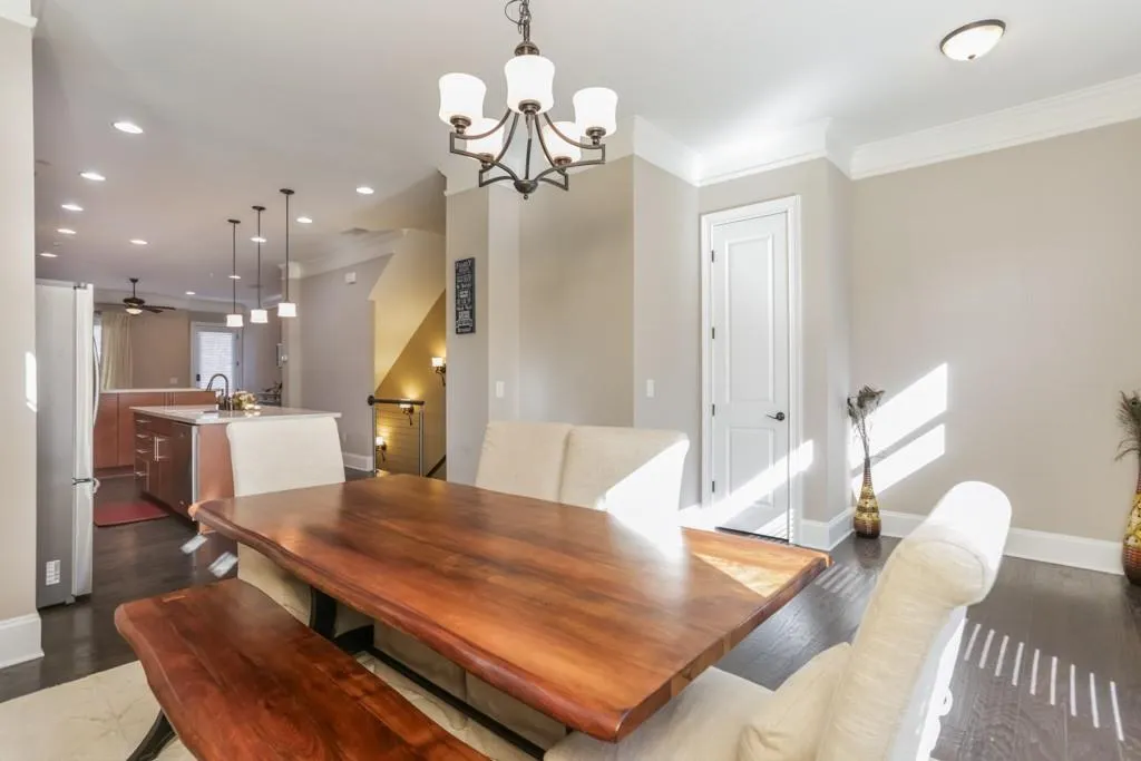 429 Alderwood Street, Atlanta, Georgia 30328, 3 Bedrooms Bedrooms, ,3 BathroomsBathrooms,Residential,Sold,429 Alderwood Street,6502541