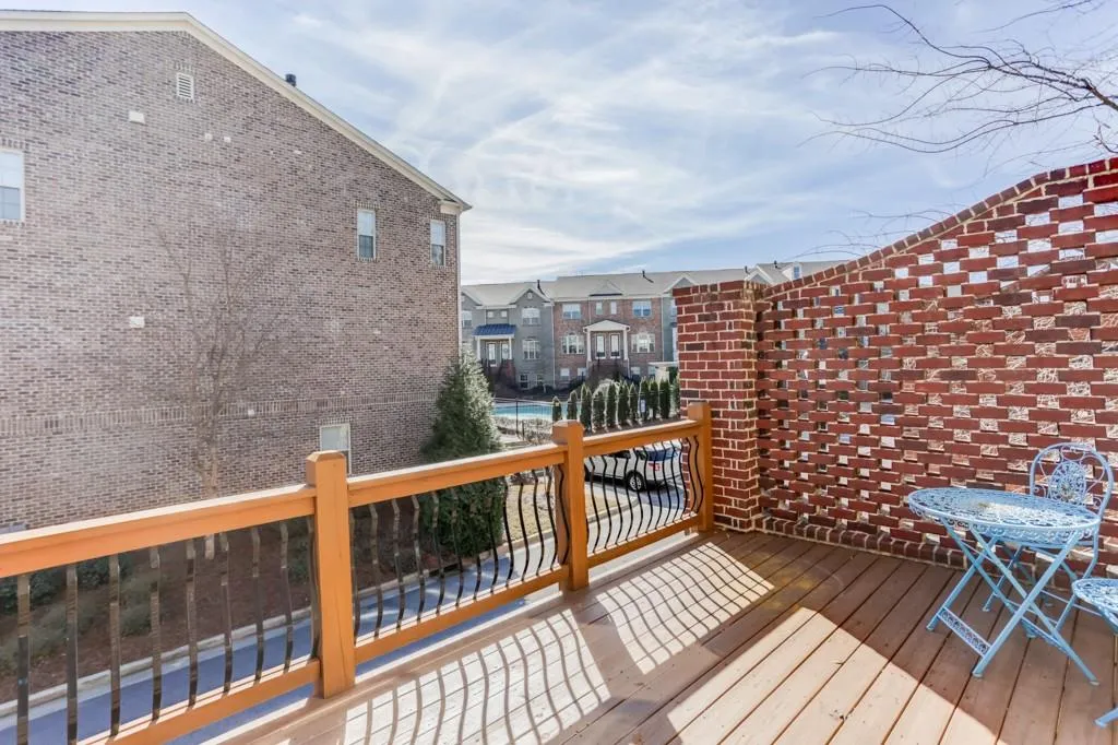 429 Alderwood Street, Atlanta, Georgia 30328, 3 Bedrooms Bedrooms, ,3 BathroomsBathrooms,Residential,Sold,429 Alderwood Street,6502541