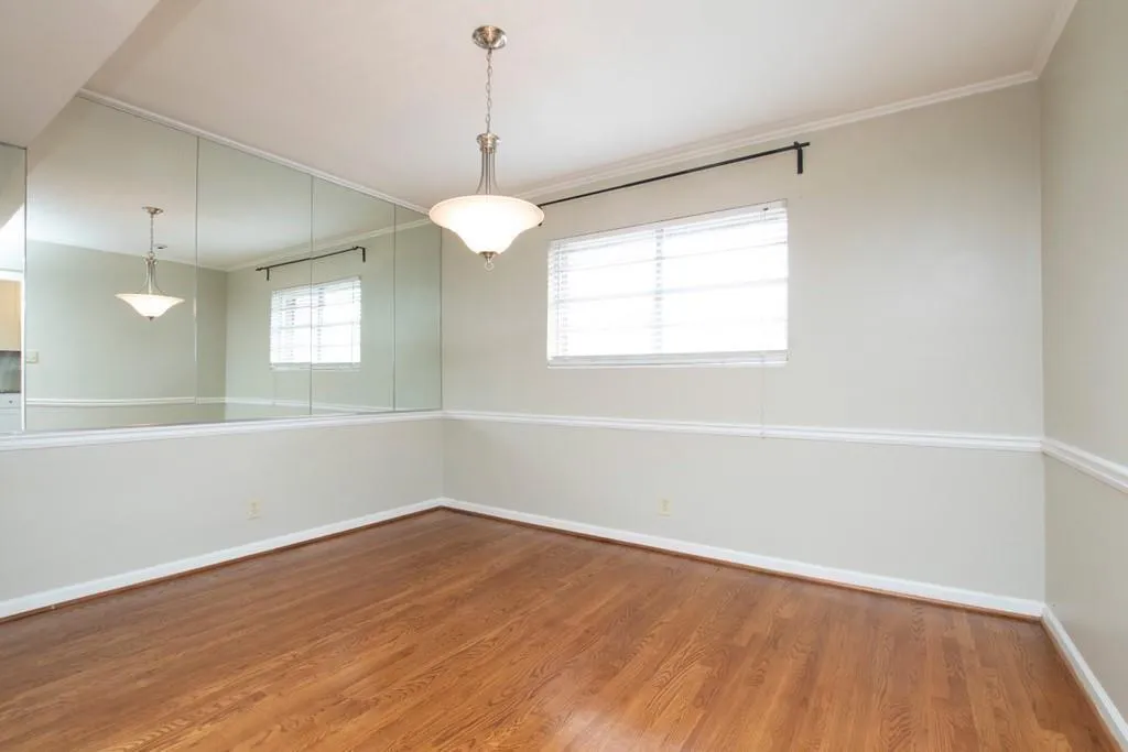 3660 Peachtree Road Ne Unit E4, Atlanta, Georgia 30319, 2 Bedrooms Bedrooms, 0 ,2 BathroomsBathrooms,Residential,For Sale,3660 Peachtree Road Ne Unit E4,7808561