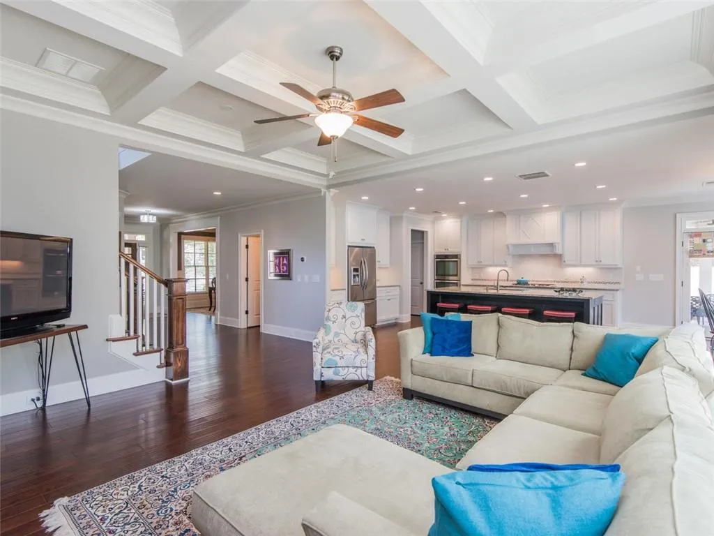 6275 Ferry Drive, Sandy Springs, Georgia 30328, 5 Bedrooms Bedrooms, ,4 BathroomsBathrooms,Residential,Sold,6275 Ferry Drive,6519707