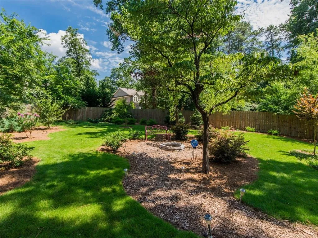 6275 Ferry Drive, Sandy Springs, Georgia 30328, 5 Bedrooms Bedrooms, ,4 BathroomsBathrooms,Residential,Sold,6275 Ferry Drive,6519707