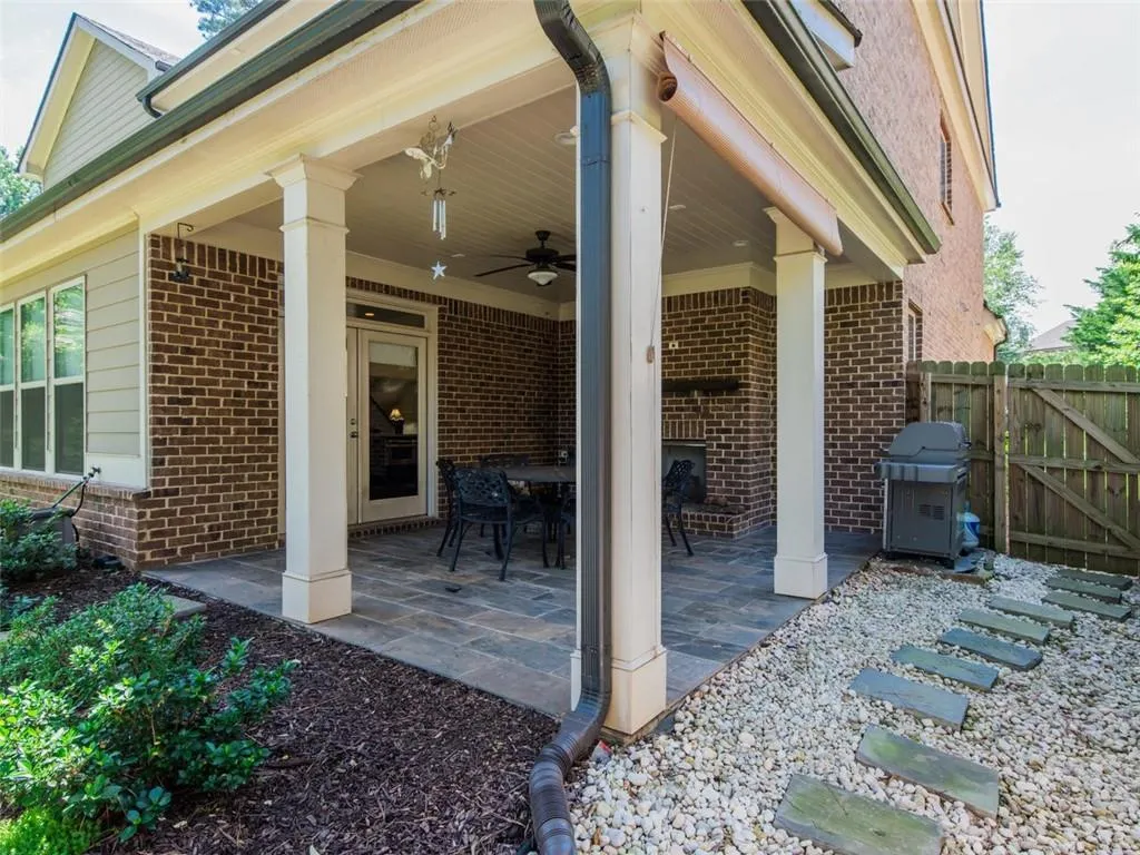 6275 Ferry Drive, Sandy Springs, Georgia 30328, 5 Bedrooms Bedrooms, ,4 BathroomsBathrooms,Residential,Sold,6275 Ferry Drive,6519707