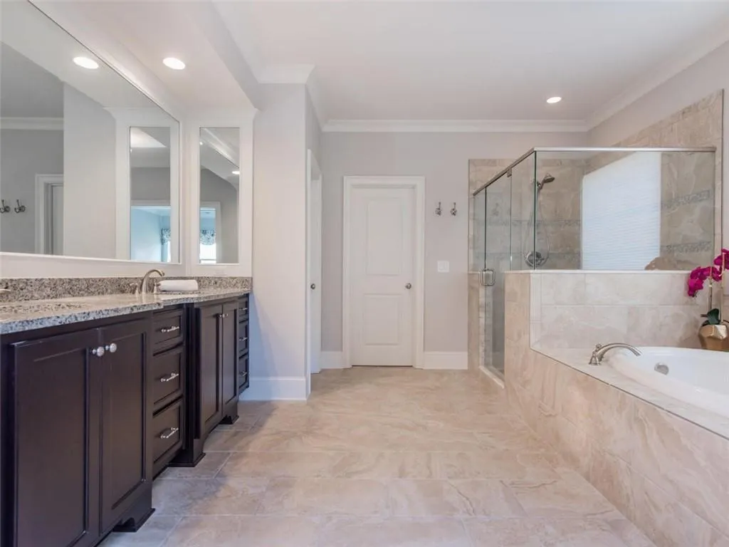 6275 Ferry Drive, Sandy Springs, Georgia 30328, 5 Bedrooms Bedrooms, ,4 BathroomsBathrooms,Residential,Sold,6275 Ferry Drive,6519707