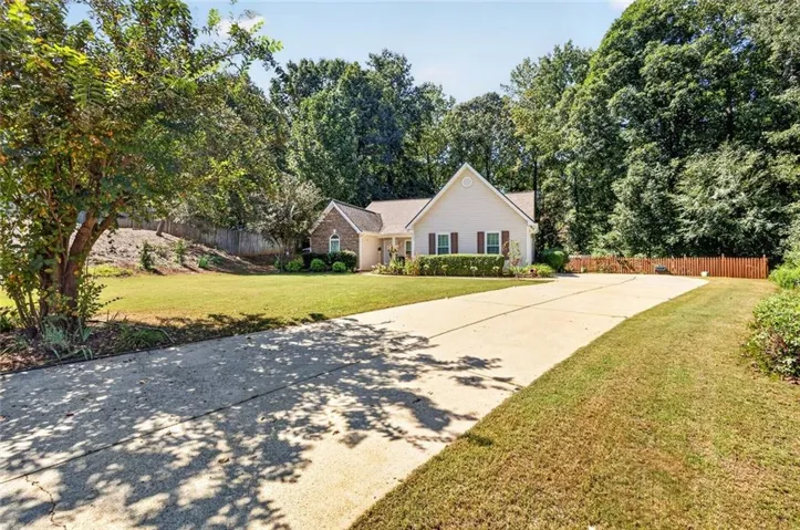 4692 Devencrest Lane, Buford, Georgia 30519