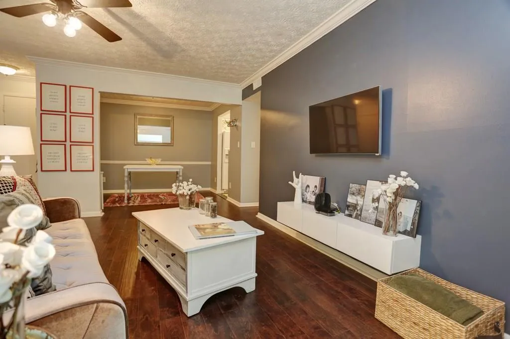 5149 Roswell Road Unit 8, Atlanta, Georgia 30342, 2 Bedrooms Bedrooms, ,1 BathroomBathrooms,Residential,Sold,5149 Roswell Road Unit 8,5731401