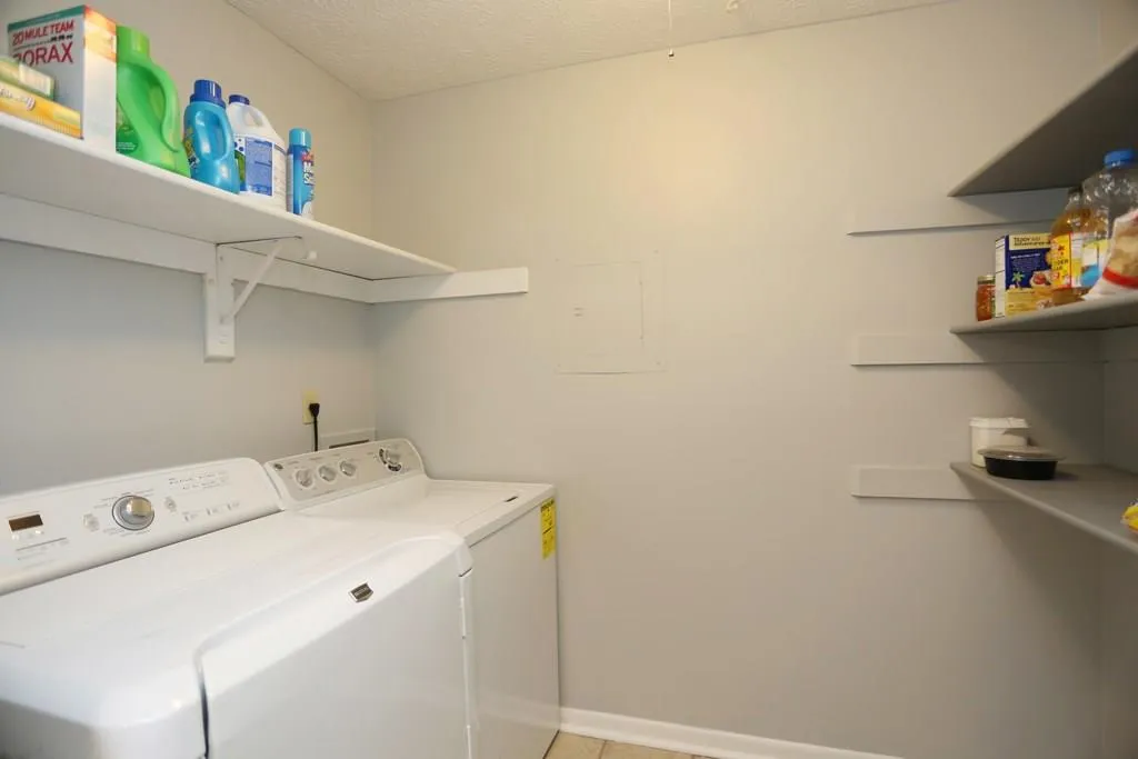 5149 Roswell Road Unit 8, Atlanta, Georgia 30342, 2 Bedrooms Bedrooms, ,1 BathroomBathrooms,Residential,Sold,5149 Roswell Road Unit 8,5731401