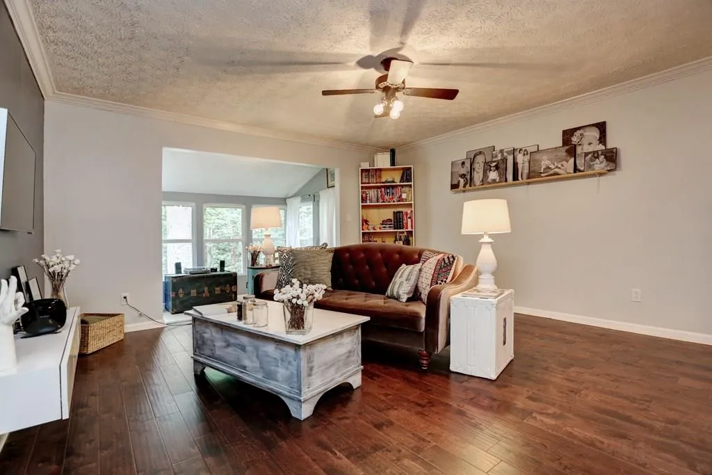 5149 Roswell Road Unit 8, Atlanta, Georgia 30342, 2 Bedrooms Bedrooms, ,1 BathroomBathrooms,Residential,Sold,5149 Roswell Road Unit 8,5731401