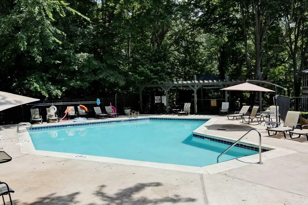 5149 Roswell Road Unit 8, Atlanta, Georgia 30342, 2 Bedrooms Bedrooms, ,1 BathroomBathrooms,Residential,Sold,5149 Roswell Road Unit 8,5731401