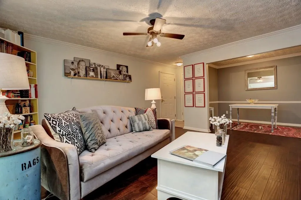 5149 Roswell Road Unit 8, Atlanta, Georgia 30342, 2 Bedrooms Bedrooms, ,1 BathroomBathrooms,Residential,Sold,5149 Roswell Road Unit 8,5731401