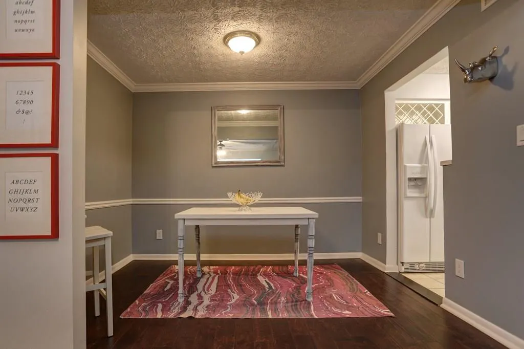 5149 Roswell Road Unit 8, Atlanta, Georgia 30342, 2 Bedrooms Bedrooms, ,1 BathroomBathrooms,Residential,Sold,5149 Roswell Road Unit 8,5731401