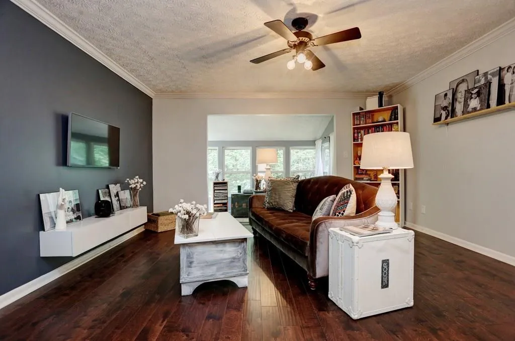 5149 Roswell Road Unit 8, Atlanta, Georgia 30342, 2 Bedrooms Bedrooms, ,1 BathroomBathrooms,Residential,Sold,5149 Roswell Road Unit 8,5731401