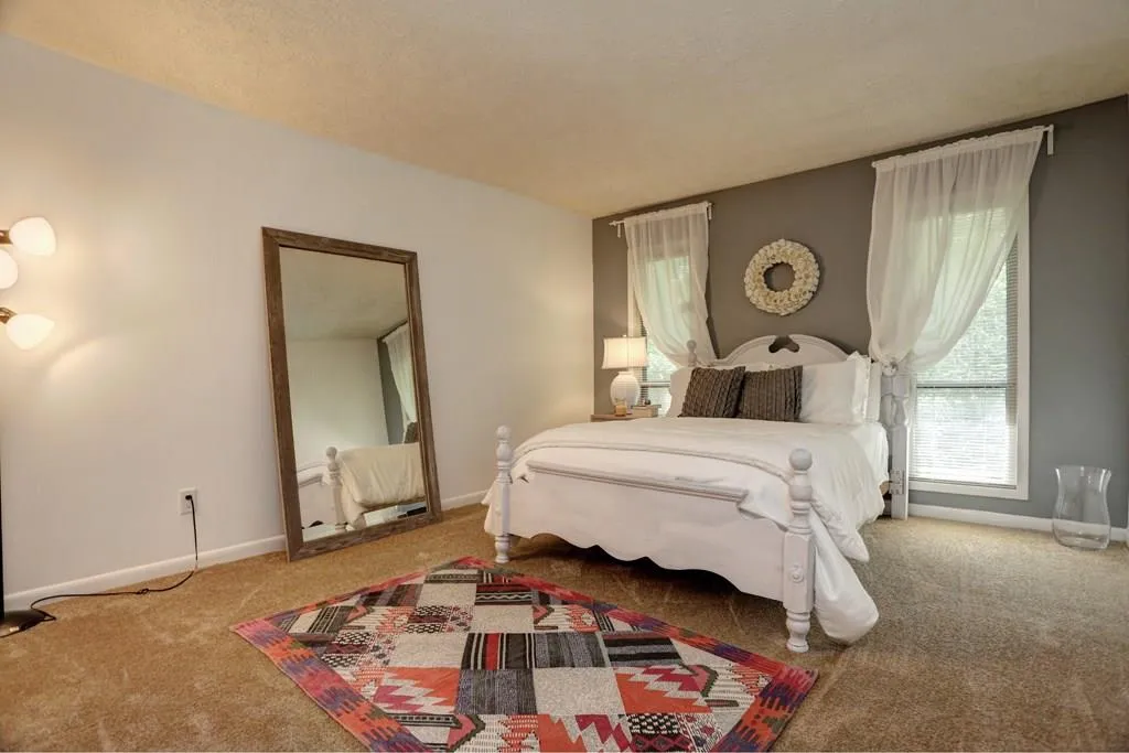 5149 Roswell Road Unit 8, Atlanta, Georgia 30342, 2 Bedrooms Bedrooms, ,1 BathroomBathrooms,Residential,Sold,5149 Roswell Road Unit 8,5731401