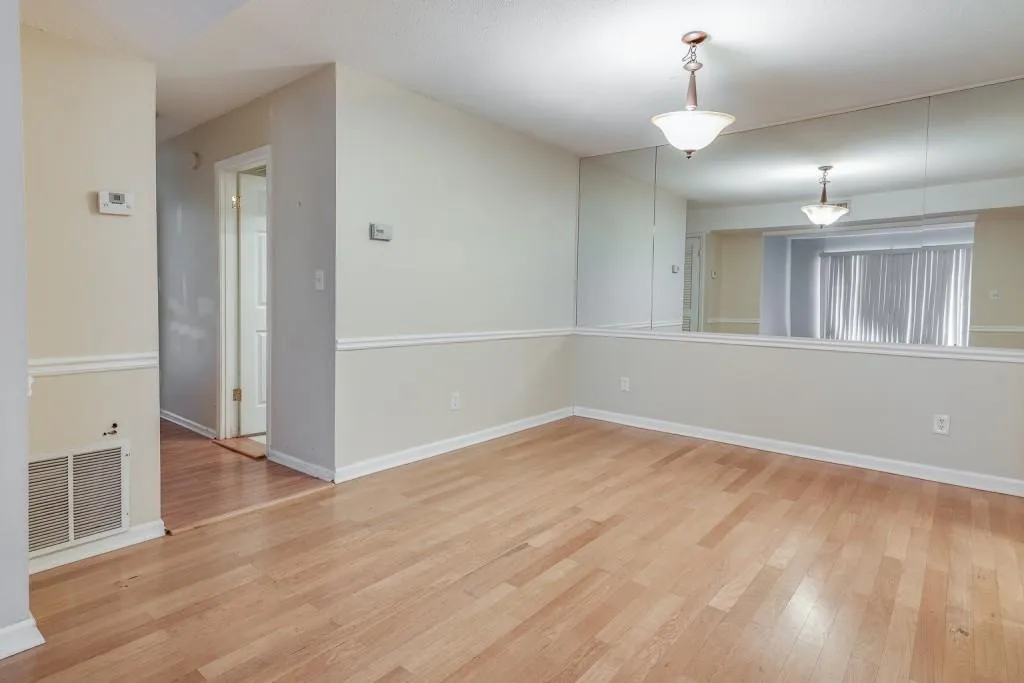 6851 Roswell Road Ne Unit O-31, Sandy Springs, Georgia 30328, 2 Bedrooms Bedrooms, ,2 BathroomsBathrooms,Residential,Sold,6851 Roswell Road Ne Unit O-31,6669273