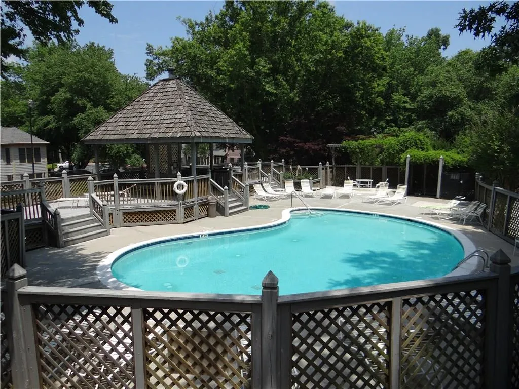 307 Hollyfax Circle, Atlanta, Georgia 30328, 2 Bedrooms Bedrooms, ,2 BathroomsBathrooms,Residential,Sold,307 Hollyfax Circle,5700126