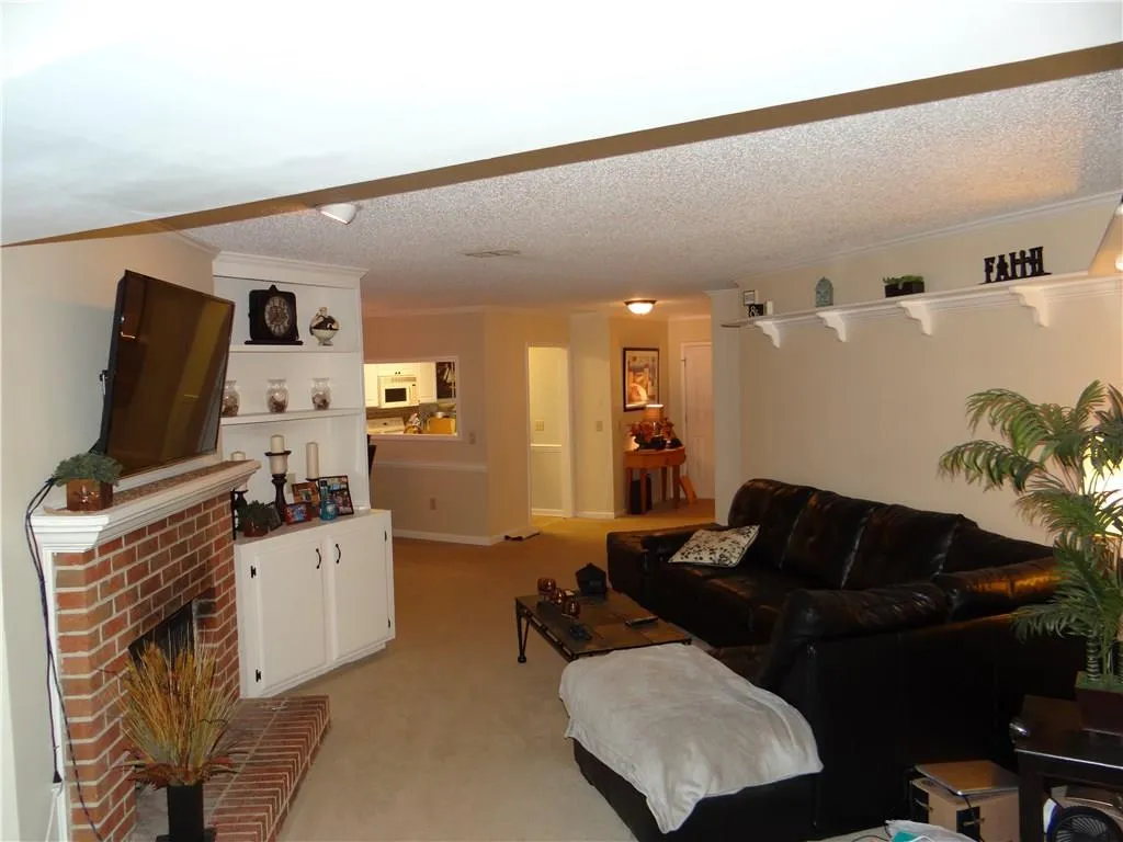 307 Hollyfax Circle, Atlanta, Georgia 30328, 2 Bedrooms Bedrooms, ,2 BathroomsBathrooms,Residential,Sold,307 Hollyfax Circle,5700126