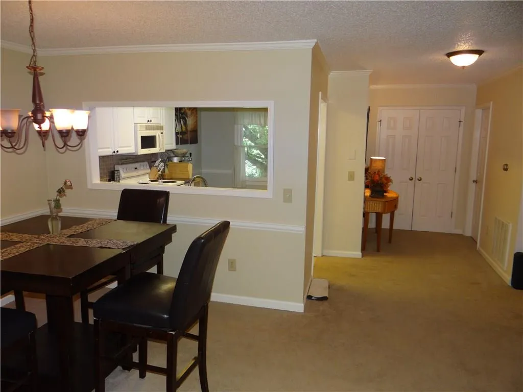 307 Hollyfax Circle, Atlanta, Georgia 30328, 2 Bedrooms Bedrooms, ,2 BathroomsBathrooms,Residential,Sold,307 Hollyfax Circle,5700126