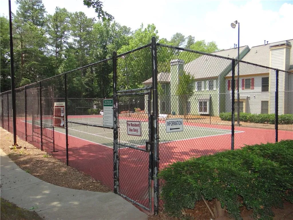 307 Hollyfax Circle, Atlanta, Georgia 30328, 2 Bedrooms Bedrooms, ,2 BathroomsBathrooms,Residential,Sold,307 Hollyfax Circle,5700126