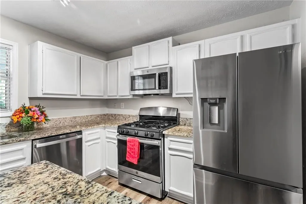 504 Vicksburg Place, Atlanta, Georgia 30350, 3 Bedrooms Bedrooms, ,2 BathroomsBathrooms,Residential,Sold,504 Vicksburg Place,7450918