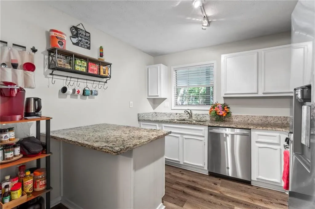 504 Vicksburg Place, Atlanta, Georgia 30350, 3 Bedrooms Bedrooms, ,2 BathroomsBathrooms,Residential,Sold,504 Vicksburg Place,7450918