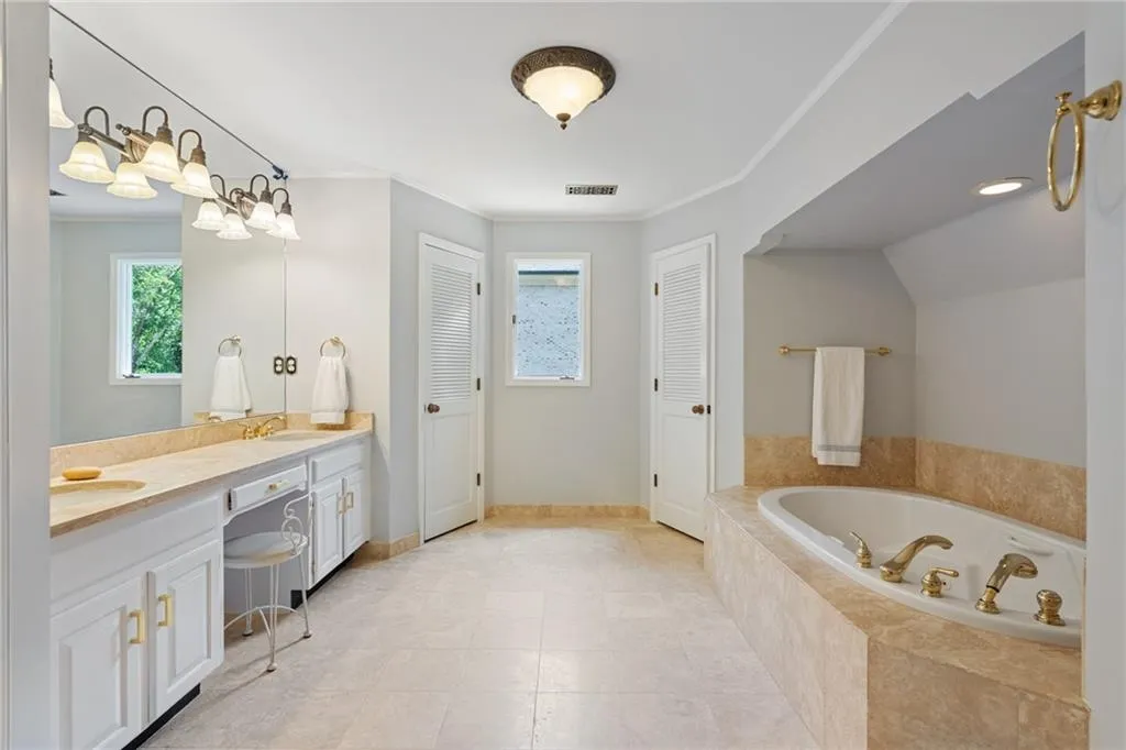 345 Breakwater Ridge, Atlanta, Georgia 30328, 5 Bedrooms Bedrooms, ,3 BathroomsBathrooms,Residential,Sold,345 Breakwater Ridge,7085500