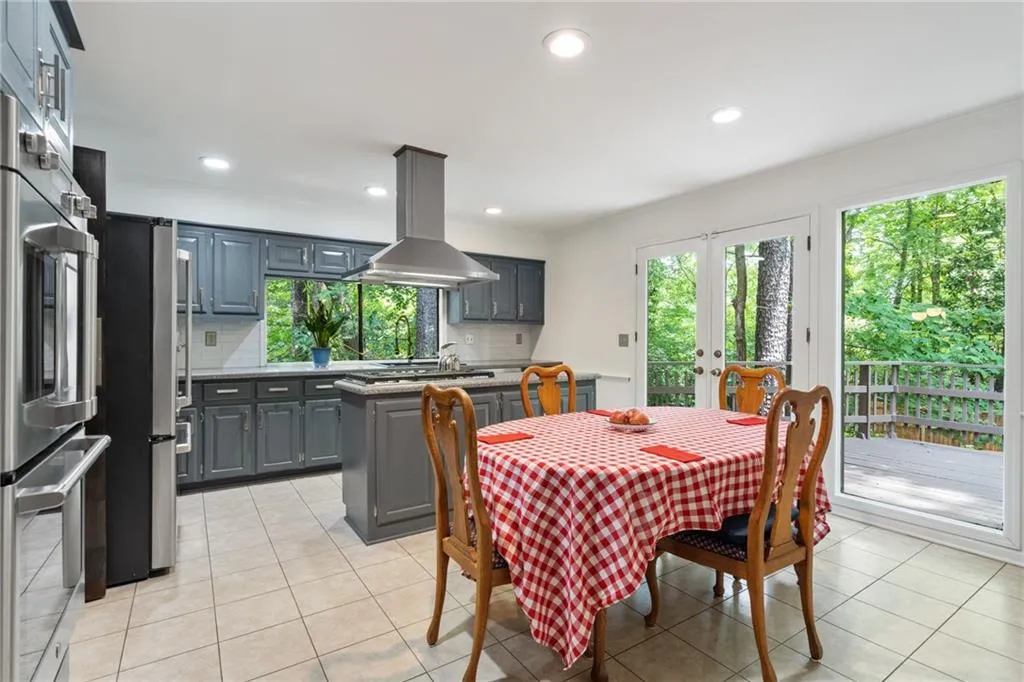 345 Breakwater Ridge, Atlanta, Georgia 30328, 5 Bedrooms Bedrooms, ,3 BathroomsBathrooms,Residential,Sold,345 Breakwater Ridge,7085500