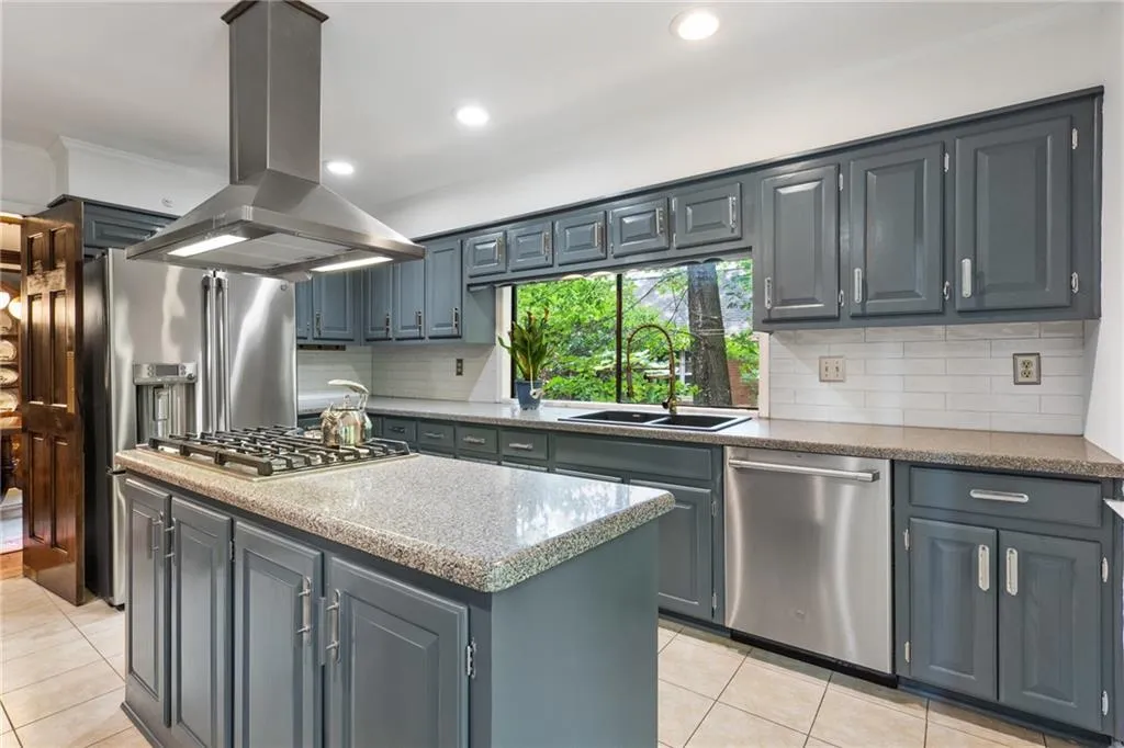 345 Breakwater Ridge, Atlanta, Georgia 30328, 5 Bedrooms Bedrooms, ,3 BathroomsBathrooms,Residential,Sold,345 Breakwater Ridge,7085500