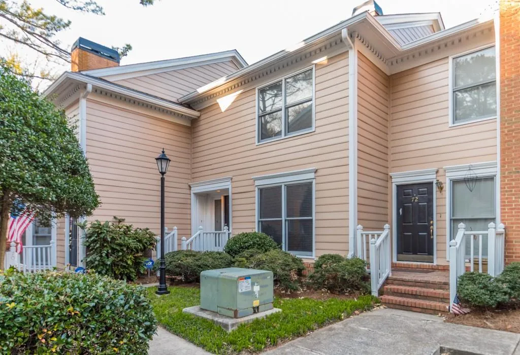 7500 Roswell Road Ne Unit 71, Sandy Springs, Georgia 30350, 2 Bedrooms Bedrooms, ,2 BathroomsBathrooms,Residential,Sold,7500 Roswell Road Ne Unit 71,5979954