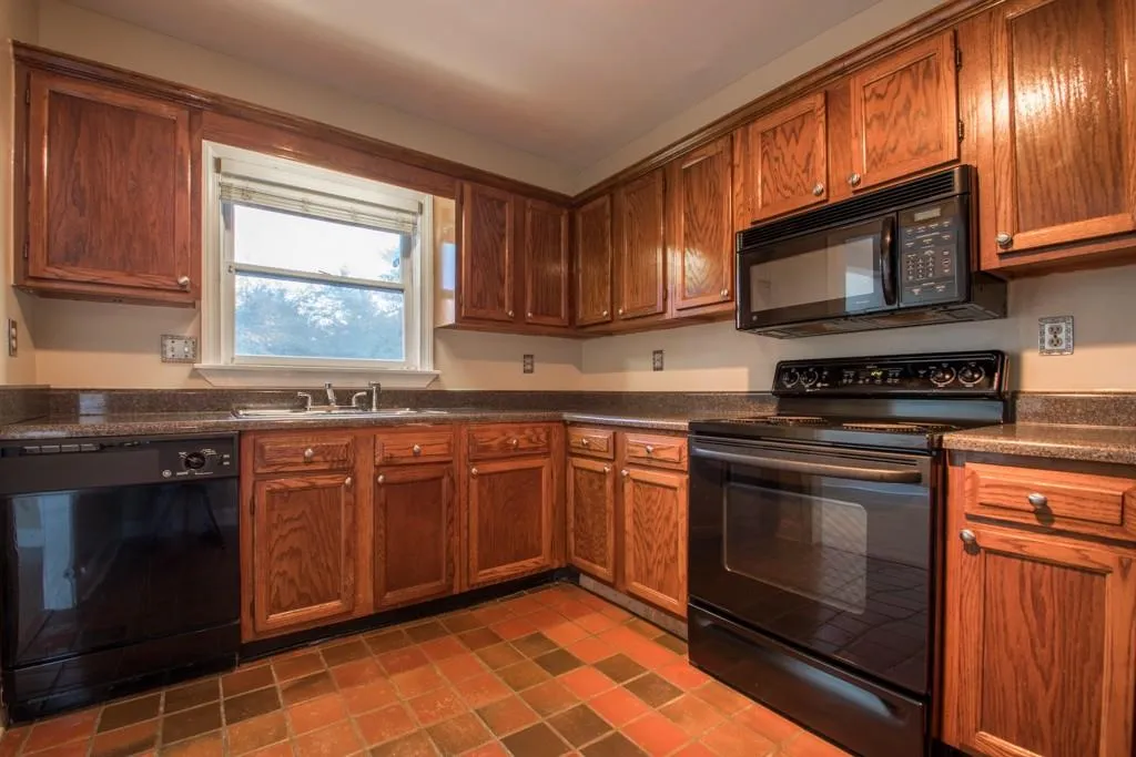 7500 Roswell Road Ne Unit 71, Sandy Springs, Georgia 30350, 2 Bedrooms Bedrooms, ,2 BathroomsBathrooms,Residential,Sold,7500 Roswell Road Ne Unit 71,5979954