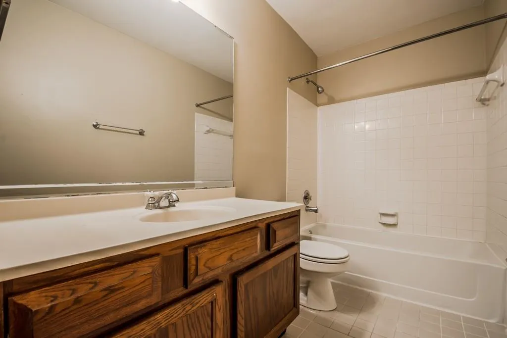 7500 Roswell Road Ne Unit 71, Sandy Springs, Georgia 30350, 2 Bedrooms Bedrooms, ,2 BathroomsBathrooms,Residential,Sold,7500 Roswell Road Ne Unit 71,5979954