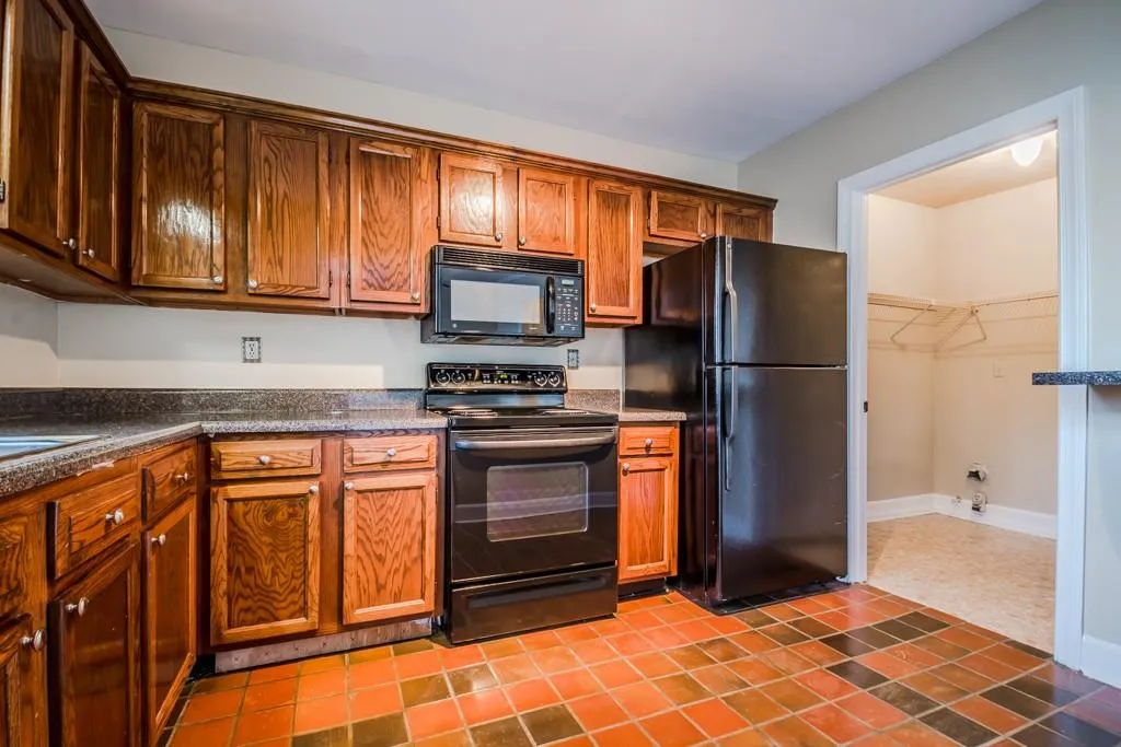 7500 Roswell Road Ne Unit 71, Sandy Springs, Georgia 30350, 2 Bedrooms Bedrooms, ,2 BathroomsBathrooms,Residential,Sold,7500 Roswell Road Ne Unit 71,5979954