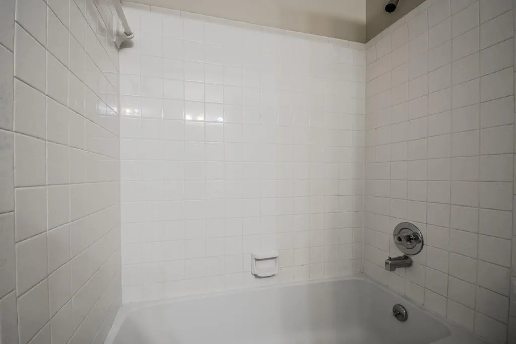 7500 Roswell Road Ne Unit 71, Sandy Springs, Georgia 30350, 2 Bedrooms Bedrooms, ,2 BathroomsBathrooms,Residential,Sold,7500 Roswell Road Ne Unit 71,5979954