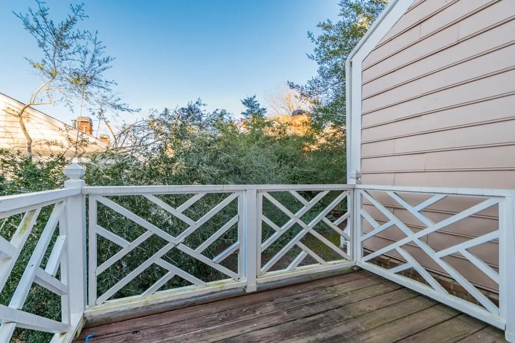 7500 Roswell Road Ne Unit 71, Sandy Springs, Georgia 30350, 2 Bedrooms Bedrooms, ,2 BathroomsBathrooms,Residential,Sold,7500 Roswell Road Ne Unit 71,5979954