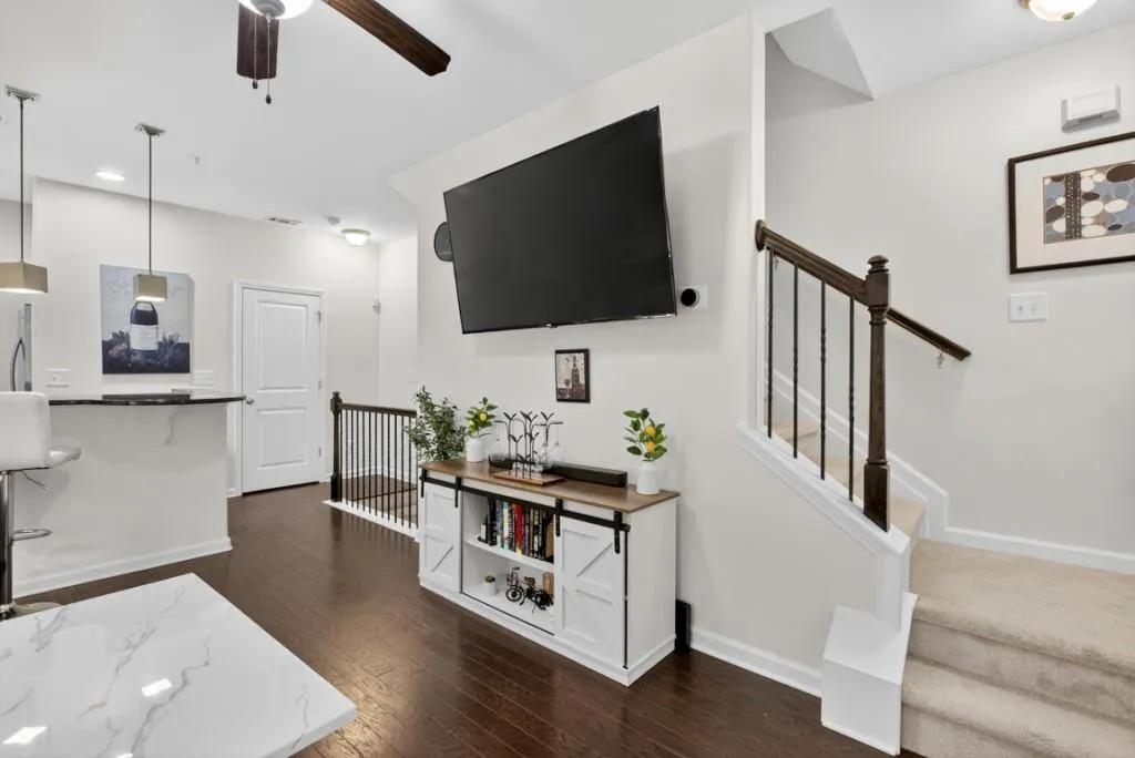 215 Semel Drive, Atlanta, Georgia 30309, 2 Bedrooms Bedrooms, 0 ,2 BathroomsBathrooms,Residential,For Sale,215 Semel Drive,7678200