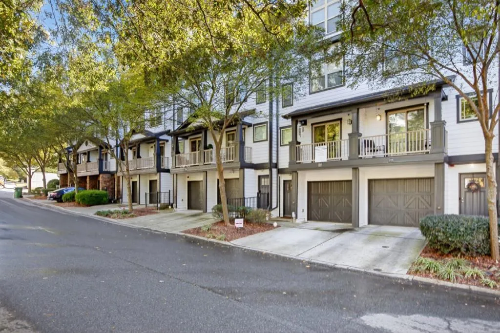215 Semel Drive, Atlanta, Georgia 30309, 2 Bedrooms Bedrooms, 0 ,2 BathroomsBathrooms,Residential,For Sale,215 Semel Drive,7678200