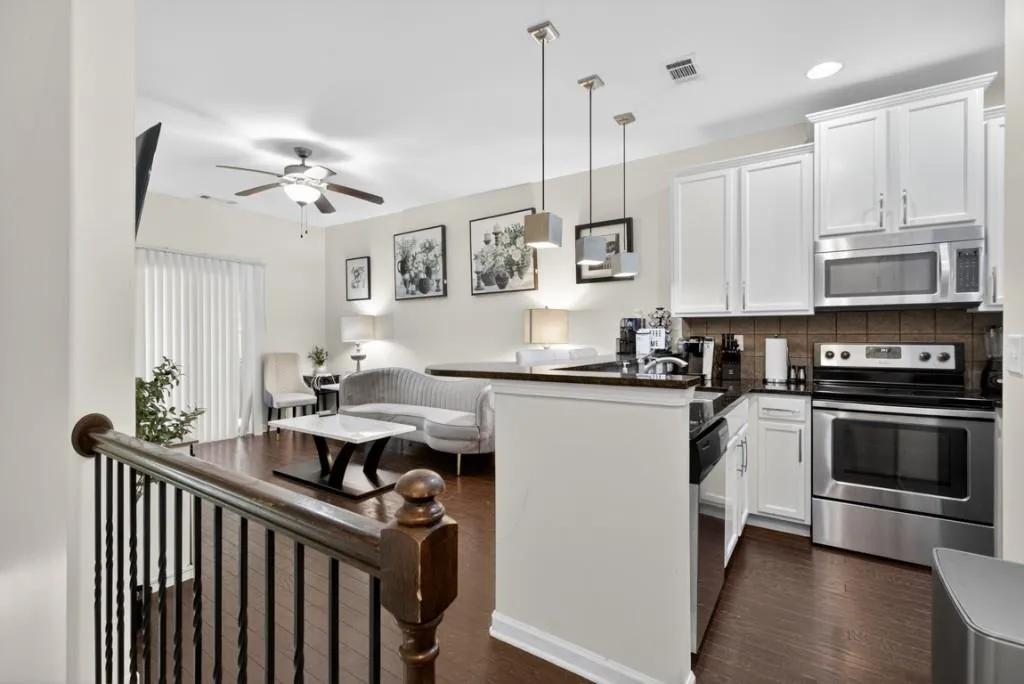 215 Semel Drive, Atlanta, Georgia 30309, 2 Bedrooms Bedrooms, 0 ,2 BathroomsBathrooms,Residential,For Sale,215 Semel Drive,7678200
