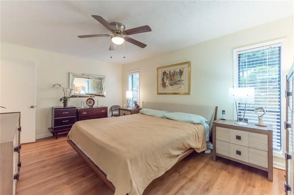 8740 Roswell Road Unit 10a, Sandy Springs, Georgia 30350, 3 Bedrooms Bedrooms, ,2 BathroomsBathrooms,Residential,Sold,8740 Roswell Road Unit 10a,6806771