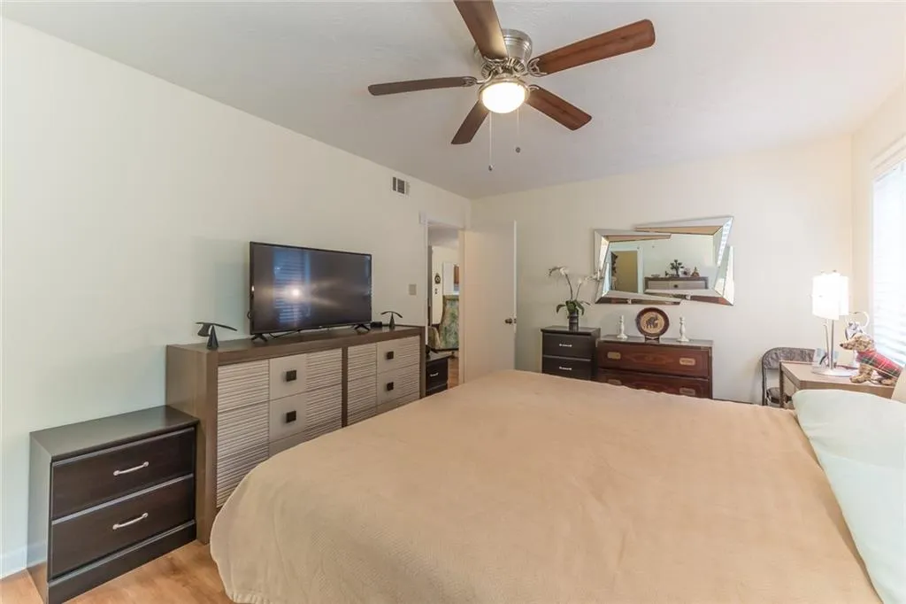 8740 Roswell Road Unit 10a, Sandy Springs, Georgia 30350, 3 Bedrooms Bedrooms, ,2 BathroomsBathrooms,Residential,Sold,8740 Roswell Road Unit 10a,6806771