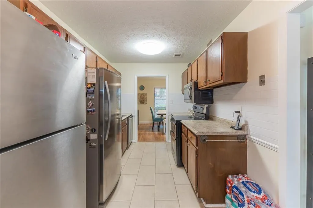 8740 Roswell Road Unit 10a, Sandy Springs, Georgia 30350, 3 Bedrooms Bedrooms, ,2 BathroomsBathrooms,Residential,Sold,8740 Roswell Road Unit 10a,6806771