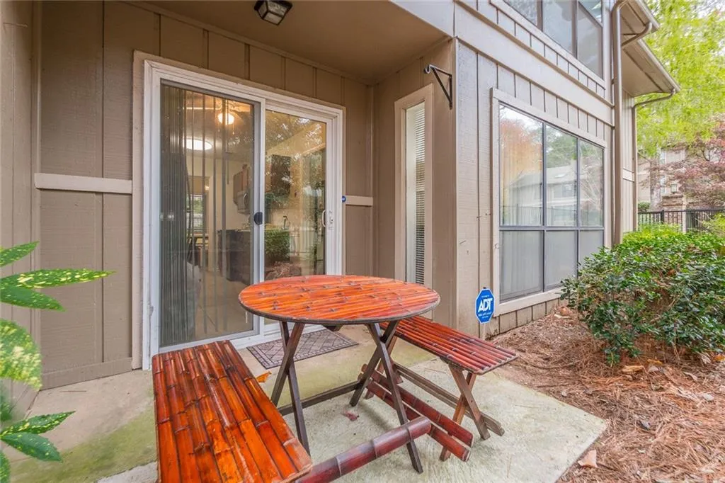 8740 Roswell Road Unit 10a, Sandy Springs, Georgia 30350, 3 Bedrooms Bedrooms, ,2 BathroomsBathrooms,Residential,Sold,8740 Roswell Road Unit 10a,6806771