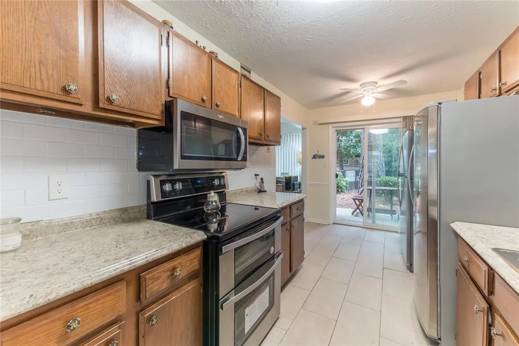 8740 Roswell Road Unit 10a, Sandy Springs, Georgia 30350, 3 Bedrooms Bedrooms, ,2 BathroomsBathrooms,Residential,Sold,8740 Roswell Road Unit 10a,6806771