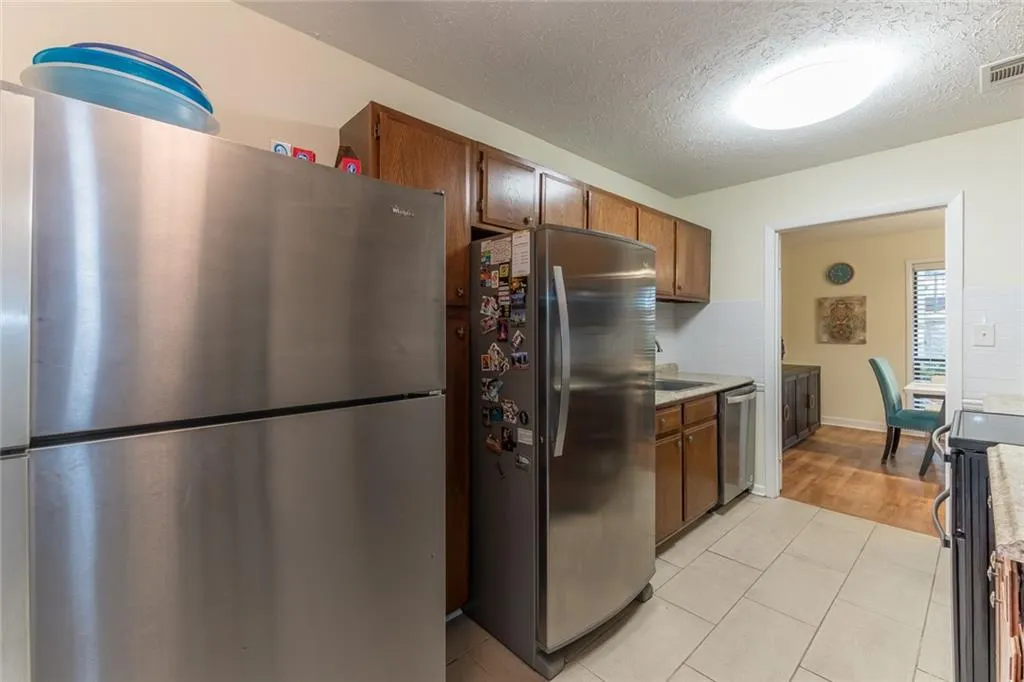 8740 Roswell Road Unit 10a, Sandy Springs, Georgia 30350, 3 Bedrooms Bedrooms, ,2 BathroomsBathrooms,Residential,Sold,8740 Roswell Road Unit 10a,6806771