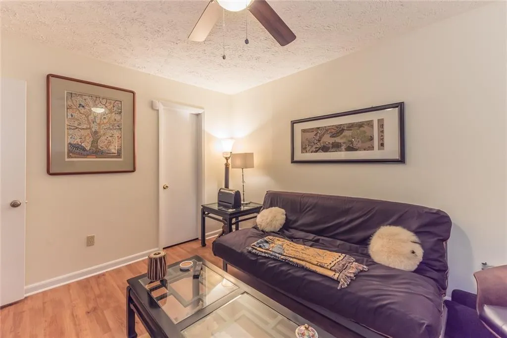 8740 Roswell Road Unit 10a, Sandy Springs, Georgia 30350, 3 Bedrooms Bedrooms, ,2 BathroomsBathrooms,Residential,Sold,8740 Roswell Road Unit 10a,6806771