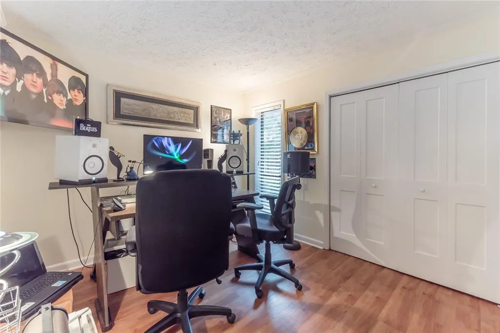 8740 Roswell Road Unit 10a, Sandy Springs, Georgia 30350, 3 Bedrooms Bedrooms, ,2 BathroomsBathrooms,Residential,Sold,8740 Roswell Road Unit 10a,6806771